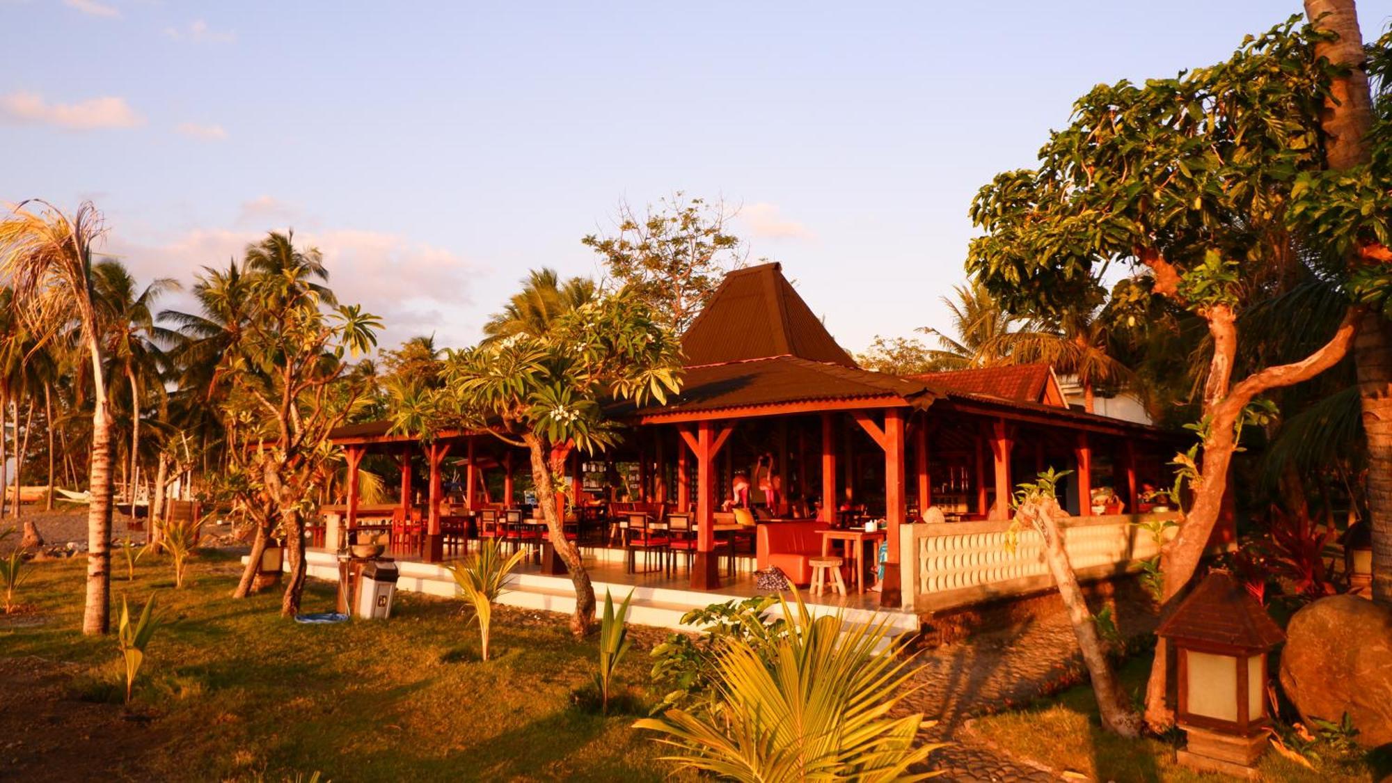 Mina Tanjung Hotel Exterior foto