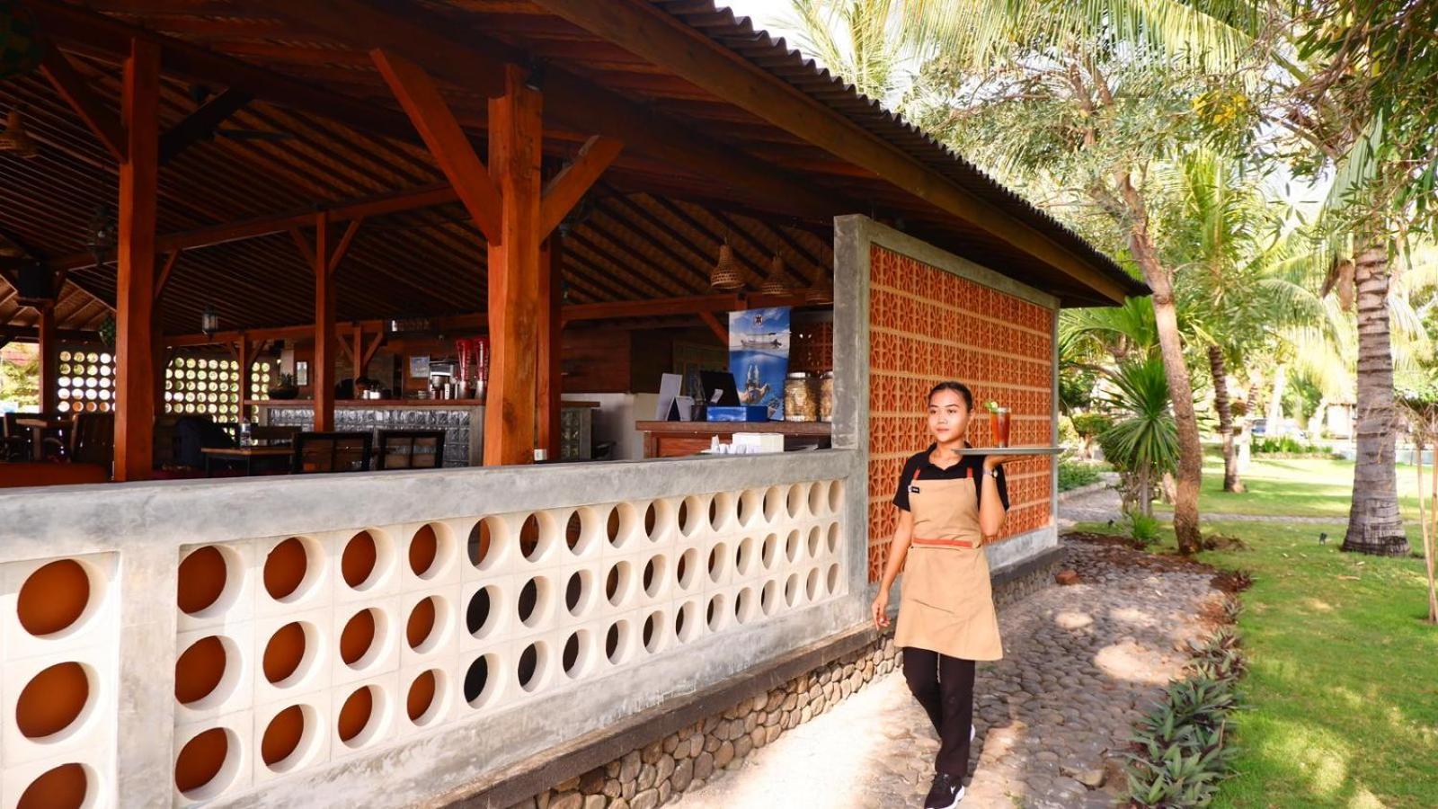 Mina Tanjung Hotel Exterior foto